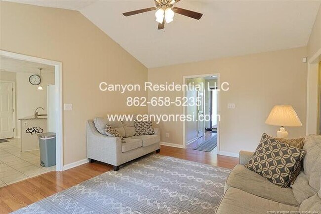 Photo - 106 Liberty Ct