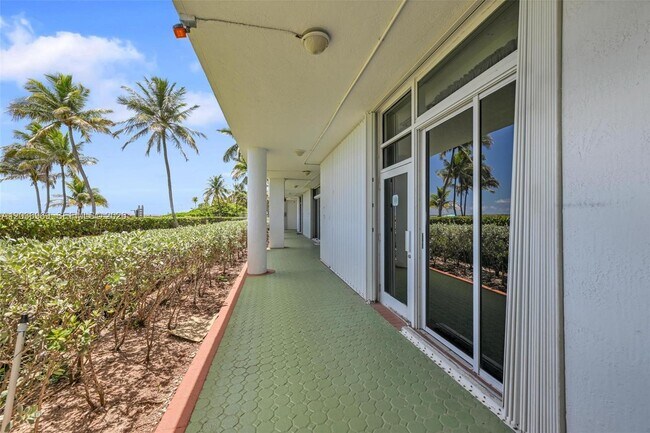 Photo - 16711 Collins Ave Unidad BC-10