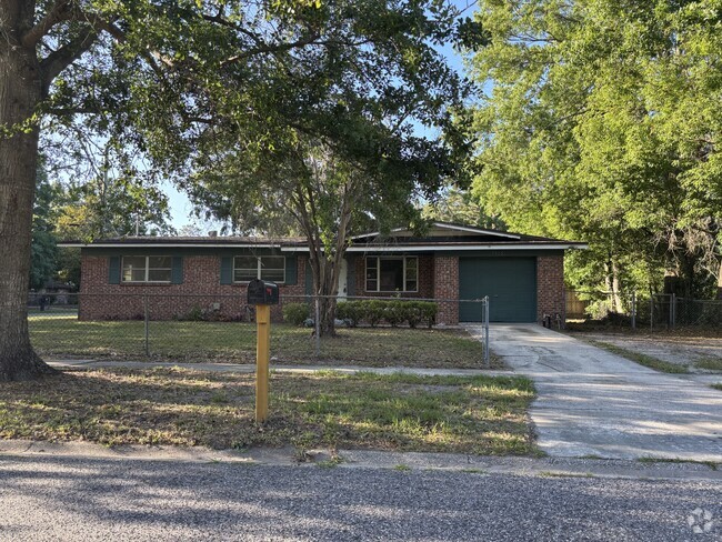 Building Photo - 7525 Sharbeth Dr S Rental