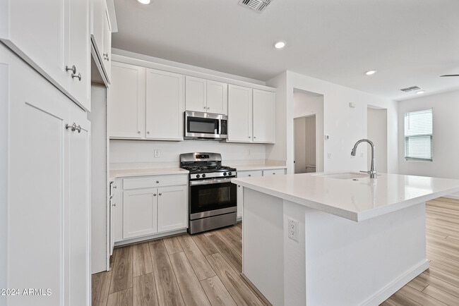 4816 S Ferric