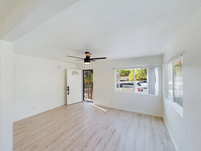 Photo - 6715-6717 N Elman St Unit 6717