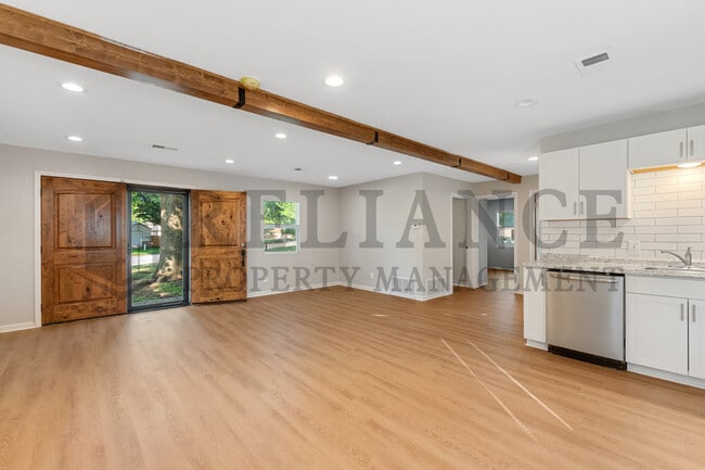 Photo - 300 W Breese Ave