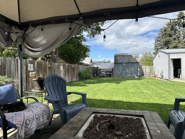Photo - Move-in Special-One month free rent!! 4 be...