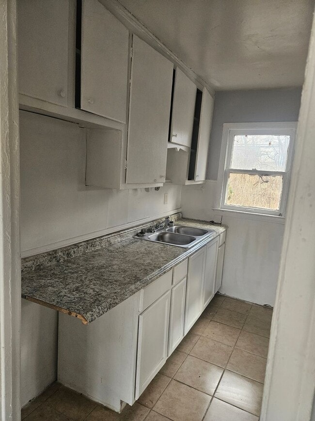 Photo - 2 bedroom ranch. Newly Renovated