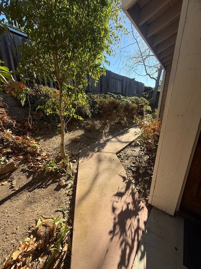 Photo - Thousand Oaks - Three Bedroom, 2.5 Bath