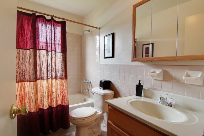 Photo - Hillside Gardens