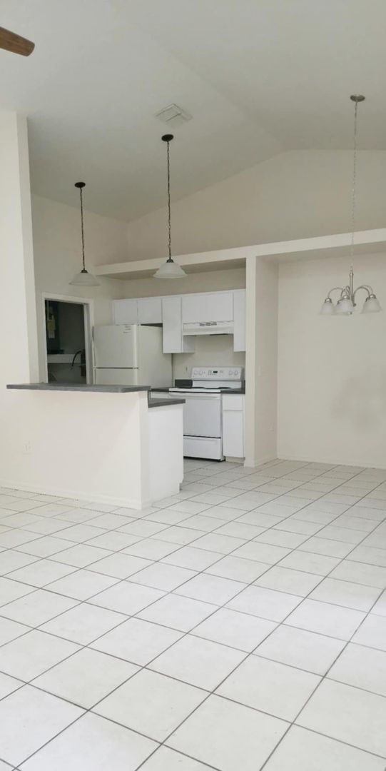 Photo - Clean & Bright 2 Bed / 2 Bath