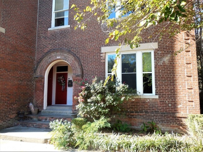 Building Photo - Stylish LowerTown Loft Living in the Heart...