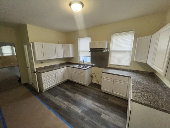 Photo - 1233 W 71st Pl