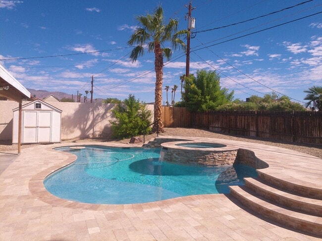 Photo - Pool Home 3 bedroom 2 bathroom Long term
