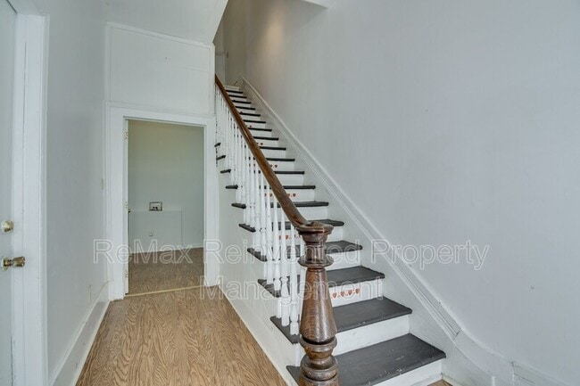 Photo - 537 Watkins St Unit B