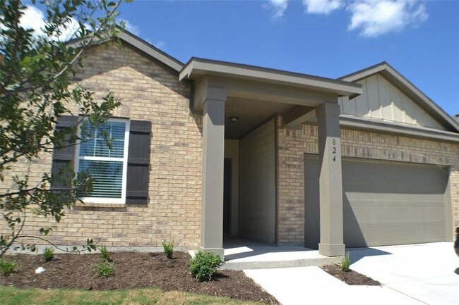 Building Photo - 824 Cedar Elm Dr Rental