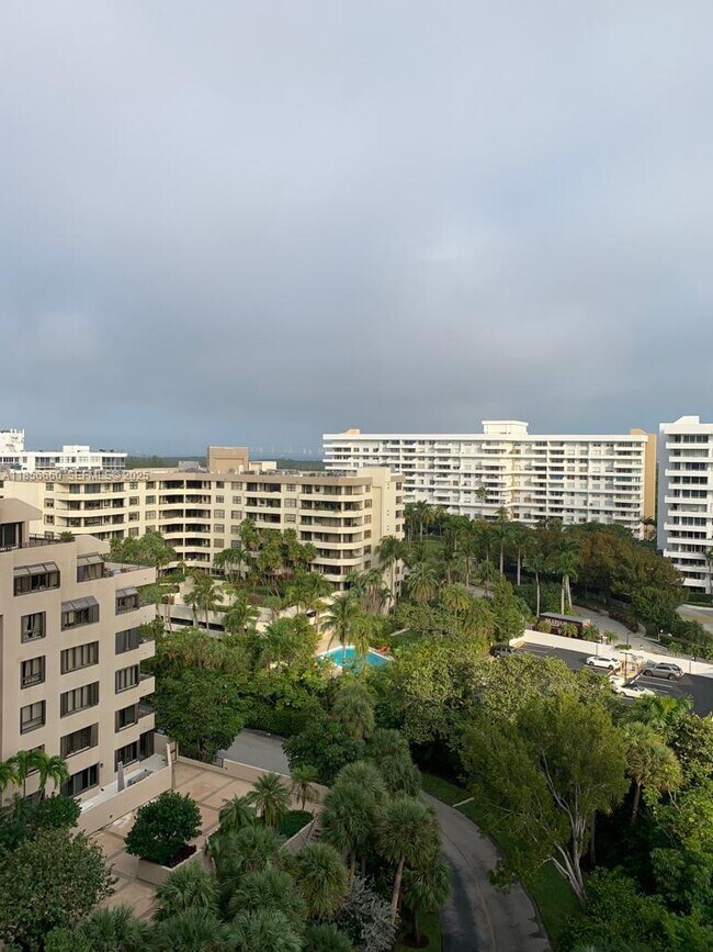 Building Photo - 251 Crandon Blvd Unit 929