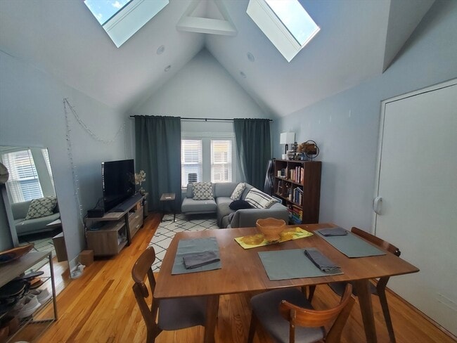 Photo - 72 Marshall St Unit 3