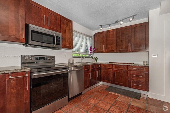 Building Photo - 309 Bird Rd Rental