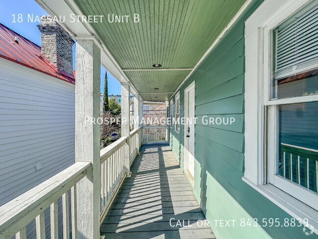 Building Photo - Bright & Spacious 1-Bedroom Upstairs Apart... Unit B Rental