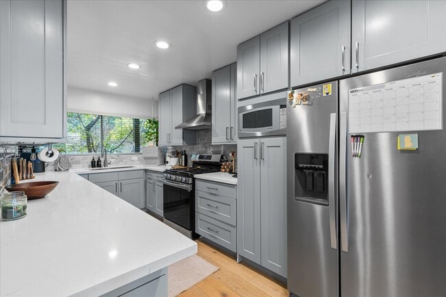 Photo - 3880 Fredonia Dr Unidad D