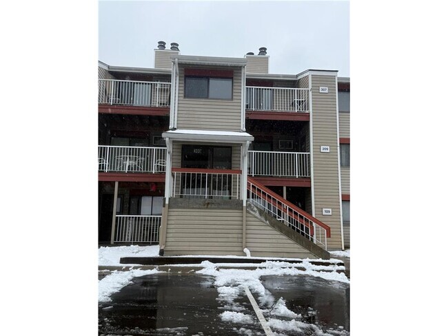 Building Photo - 300 Shelard Pkwy Unit 210 Rental