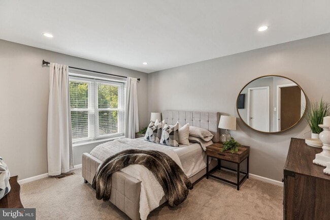 Master BR - 81 Talbot Ct