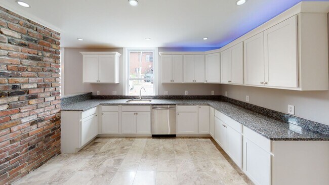 1702 Highland Ave