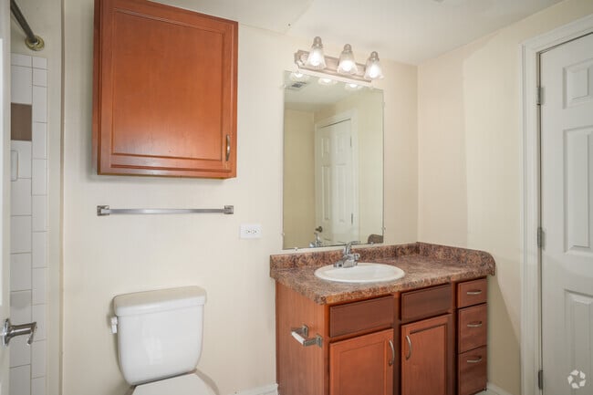 2BR, 1BA - 748SF - Primary Bathroom