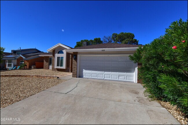 Photo - 609 Bristol Dr