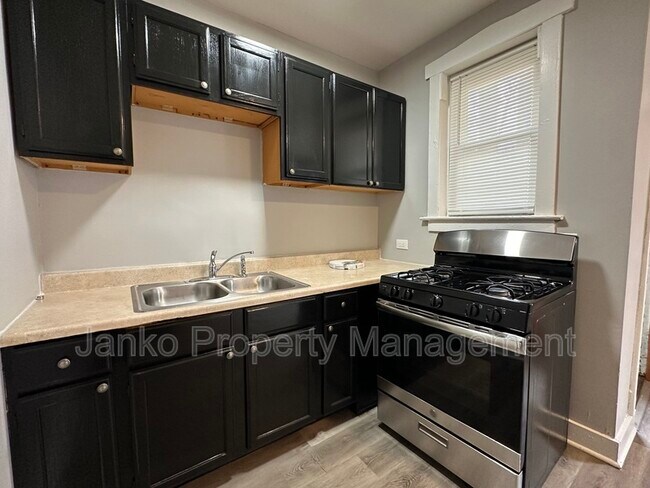 Photo - 5911 W Huron St Unit 1