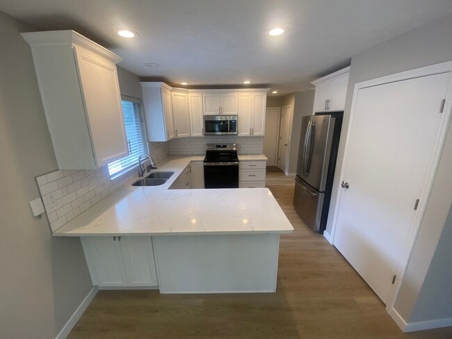 Photo - Charming 3 Bed, 3 Bath Duplex near Riverside State Park!