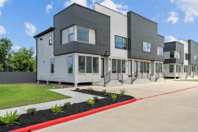 Photo - Villas at Mansfield