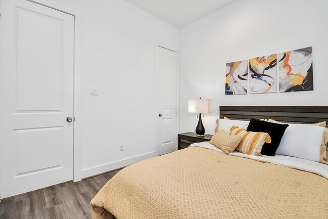 Photo - 9005 Laverne Oak Ln