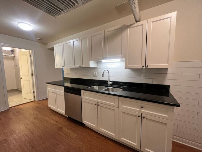 Photo - 712 W Grace St Unit 720-BS