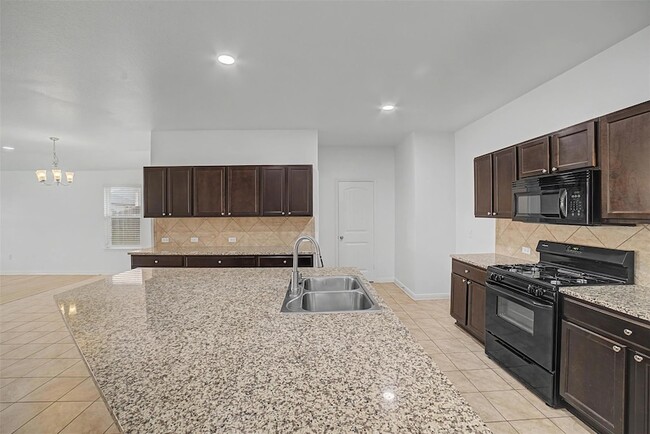 Photo - 165 Dusky Thrush Dr