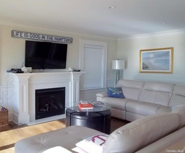 493 Dune Rd