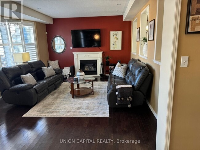 Photo - 21 Denbury Ct