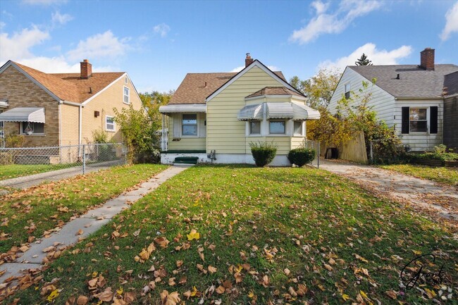 Building Photo - $1150 Bungalow Rental