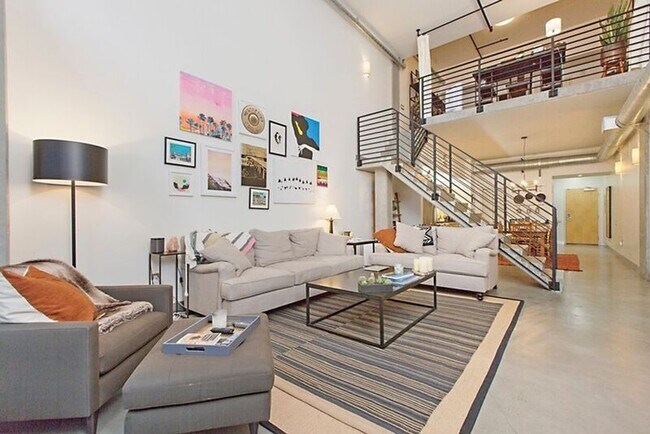 Building Photo - 350 Eleventh Ave Unit #127 Rental