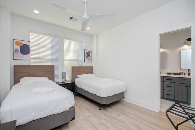 Building Photo - 4109 Hare St