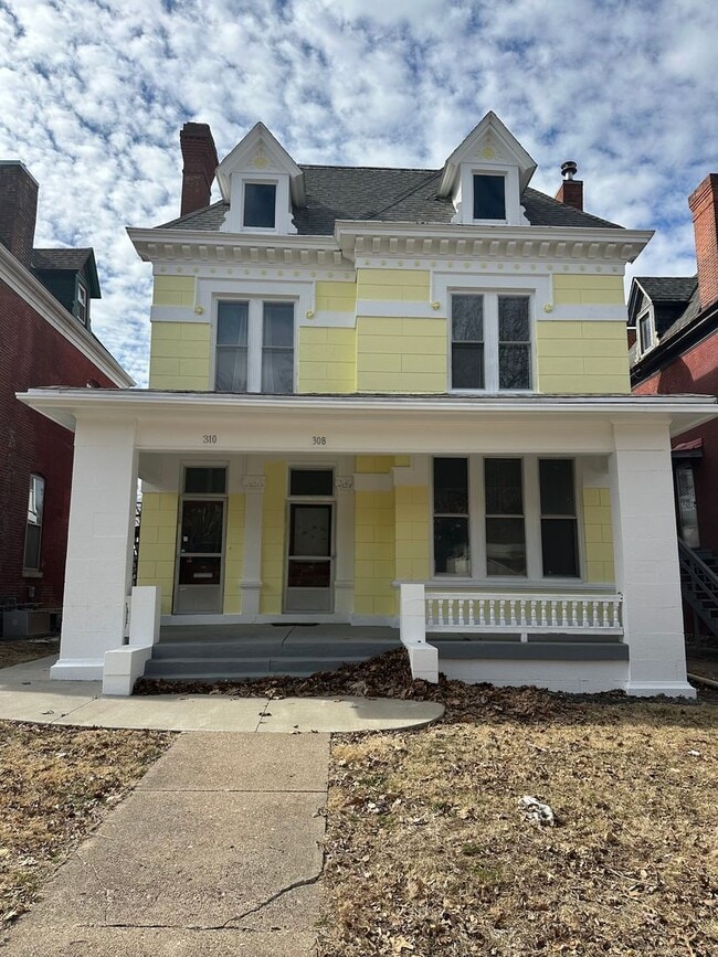 Building Photo - 308-310-310 S 12th St Unit 310 S. 12th