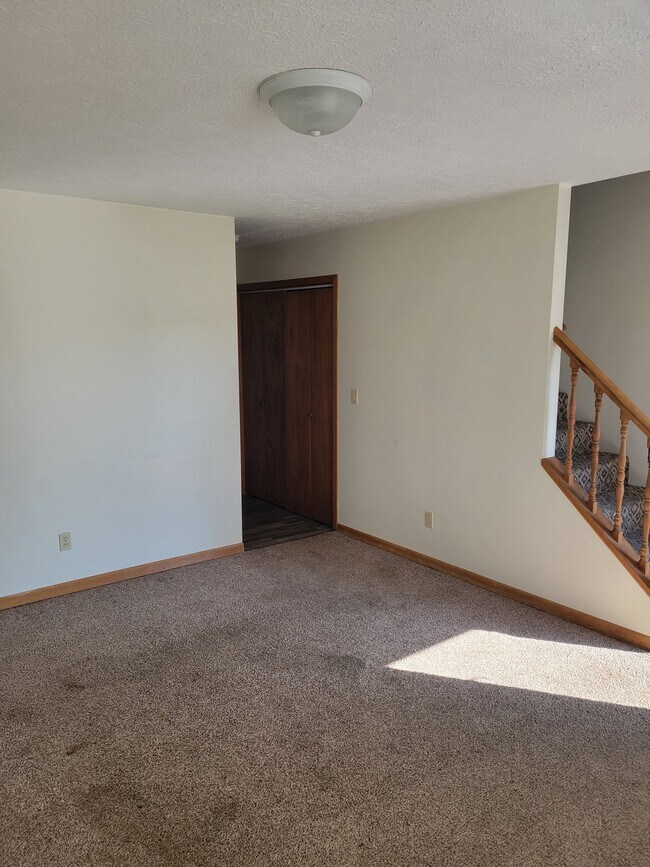 740 Straight Creek Rd