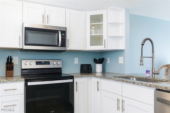 Photo - 4534 SE 5th Pl Unidad 11