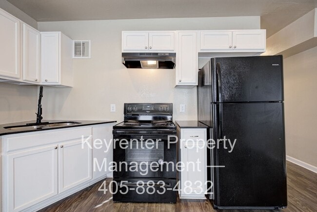 Photo - Bright & Stylish 2-Bedroom Close to the Plaza District Unit C