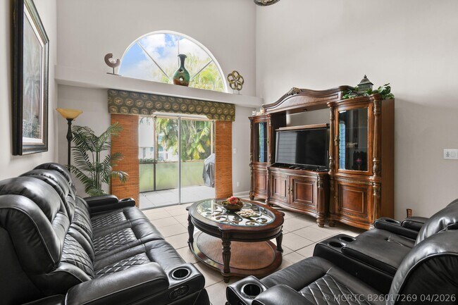Photo - 1003 Ocean Dunes Cir