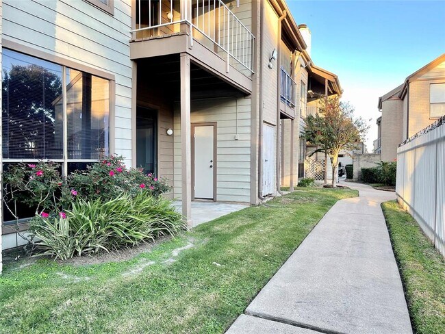 Photo - 8365 Sands Point Dr Unit 221