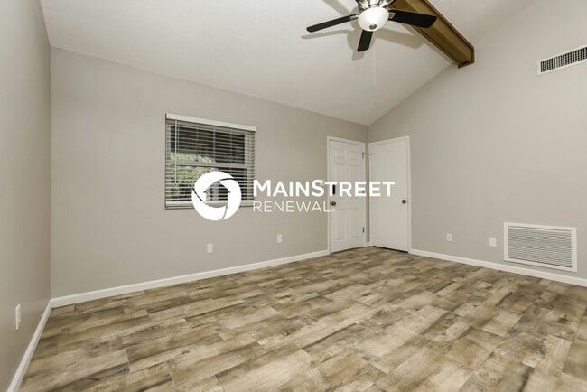 Photo - 3 Bedroom Pet-Friendly Home in Deltona, FL with Main Street Renewal