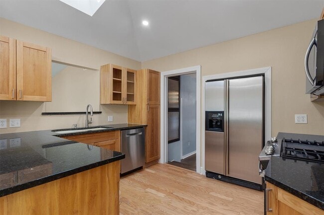 Photo - 400 E Monroe St