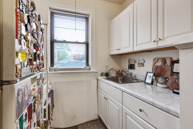 Photo - 3620 N Marshfield Ave Unit 2B
