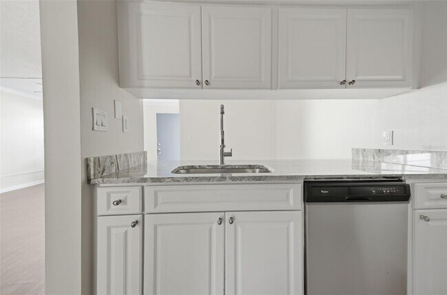 Photo - 3102 W Horatio St Unit 12