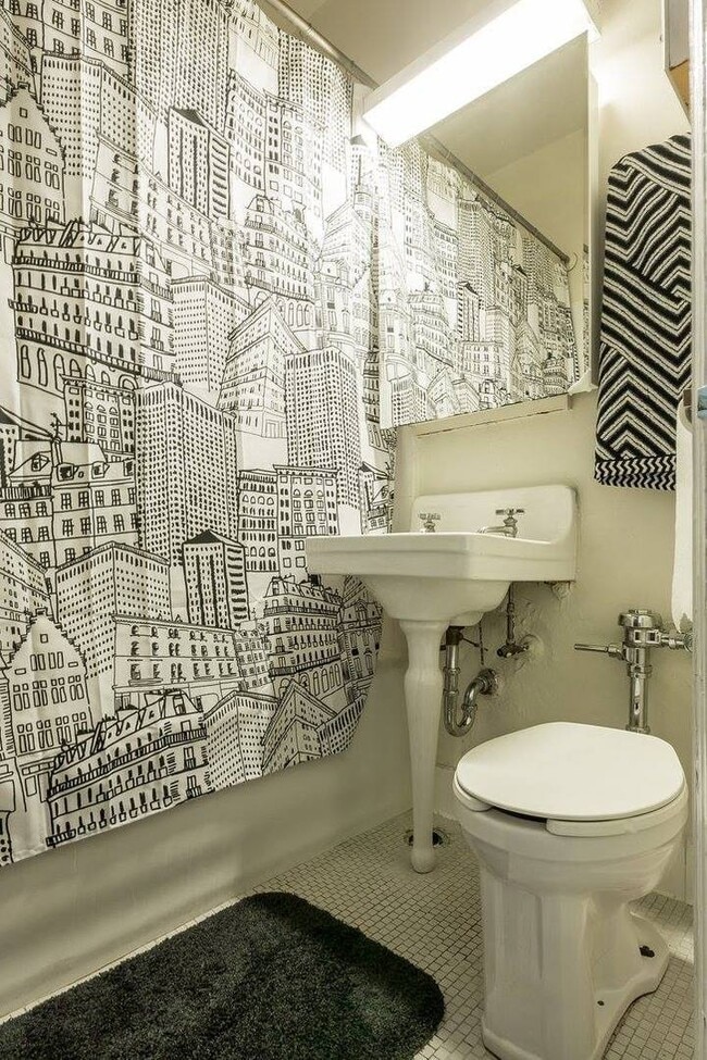 Photo - 5540 Hyde Park by 3L Living