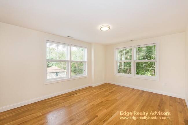 Photo - 207 Arlington St Apartments Unit 1