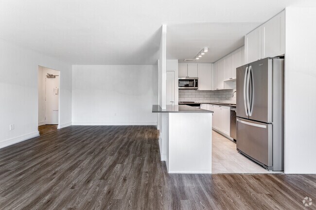 2BR, 1BA - 893SF - Living Room - 1301 Dundas